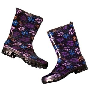NEW with tags black floral rain boots by HiSea size 8